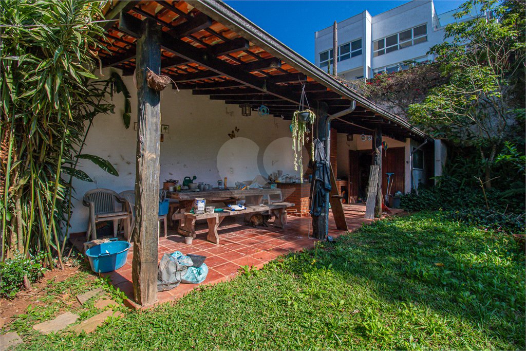 Casa à venda com 4 quartos, sendo 2 suítes, em Chácara Flora, São Paulo, SP