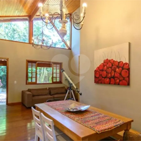 Casa à venda com 4 quartos, sendo 2 suítes,  em Granja Viana, Cotia, SP