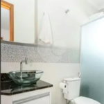 Casa à venda com 3 quartos, sendo 2 suítes, no condomínio Residencial Erika, São Paulo - SP