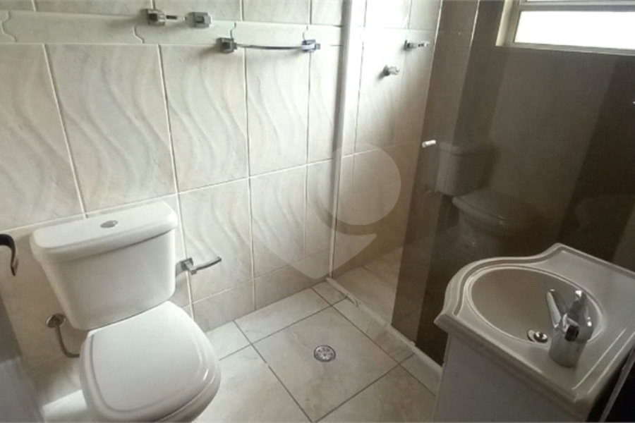 Sobrado para alugar com 3 quartos, sendo 1 suíte, em Parque Maria Domitila, São Paulo, SP