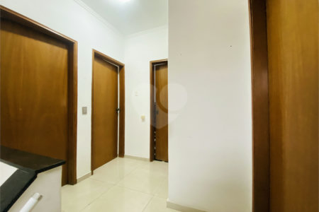 Sobrado à venda com 4 quartos, sendo 1 suíte, em Vila Gilda, Santo André, SP