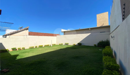 Casa à venda com 2 quartos, sendo 1 suíte,  em Vila Renô, Ponta Porã, MS