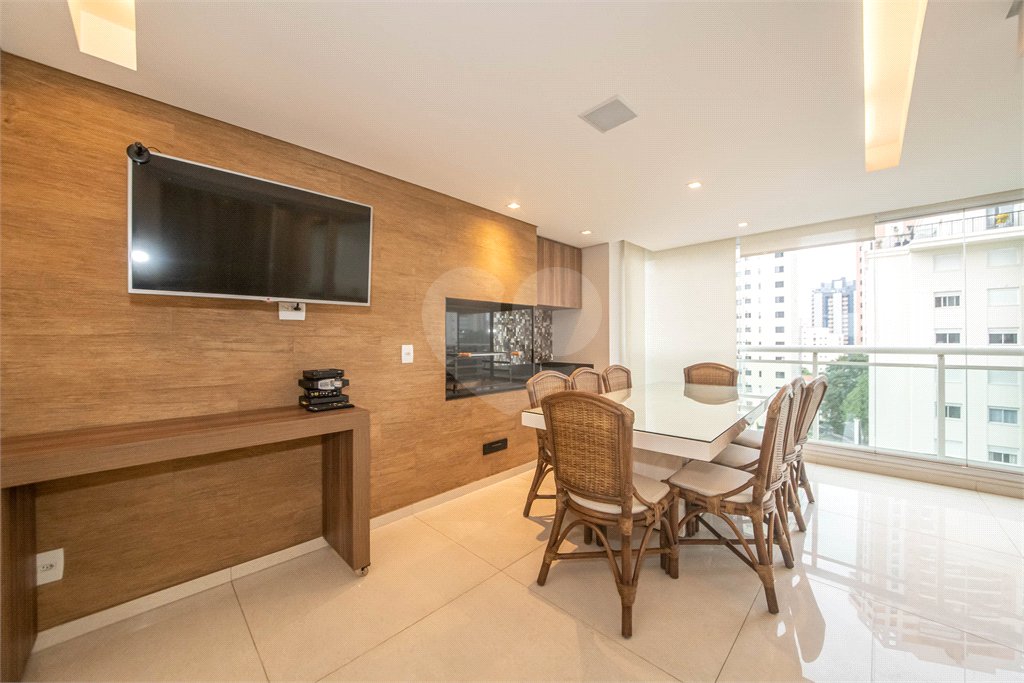 Apartamento à venda com 3 quartos, sendo 2 suítes, em Vila Mariana, São Paulo, SP