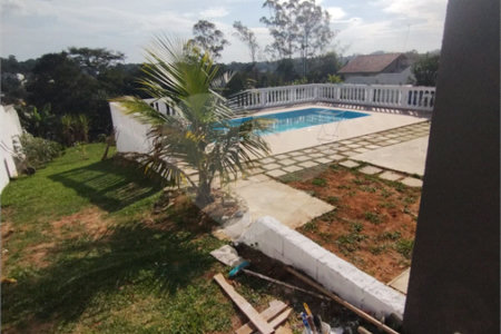 Chácara à venda com 4 quartos, sendo 1 suíte,  no Centro, Biritiba-mirim, SP