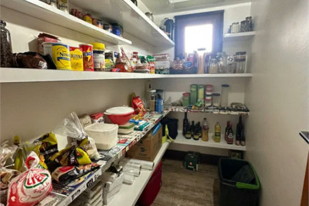 Casa à venda com 4 quartos, sendo 2 suítes, no condomínio Chacara Marques, Santana de Parnaíba - SP