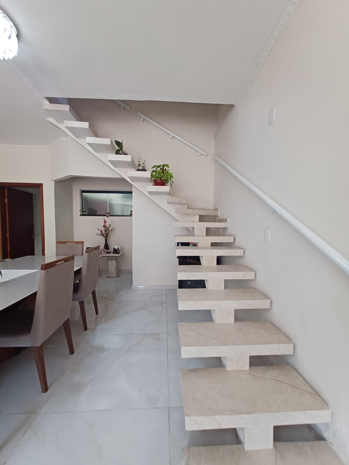 Casa à venda com 3 quartos, sendo 1 suíte, em Jardim Rosana, Guarulhos, SP