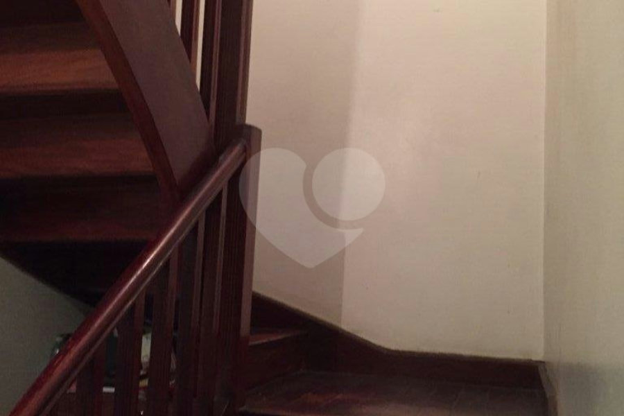 Casa à venda com 4 quartos, sendo 1 suíte, em Jardim das Laranjeiras, São Paulo, SP