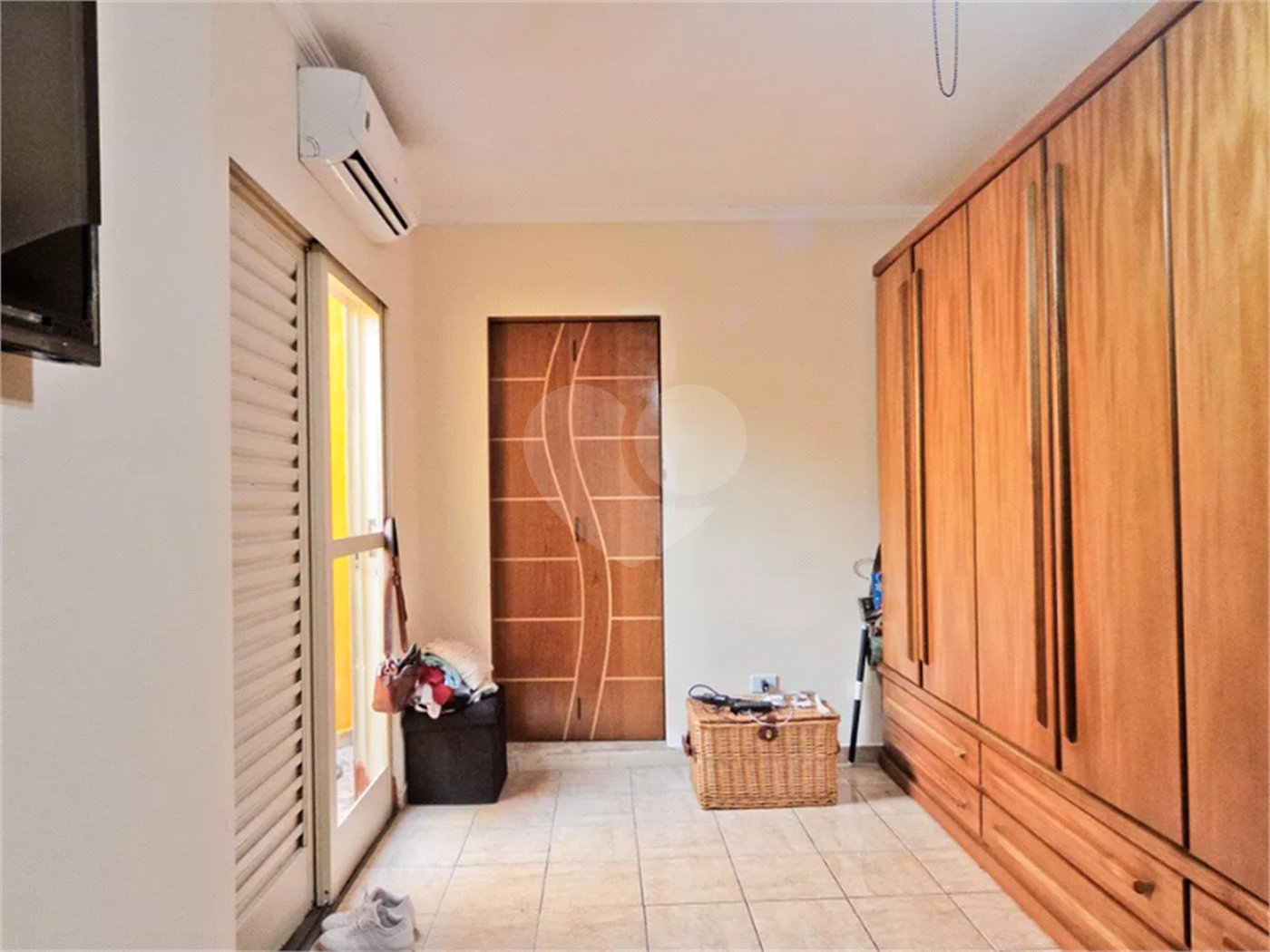 Salão à venda ou para alugar com 3 quartos, sendo 1 suíte, em Jardim Monjolo, São Paulo, SP