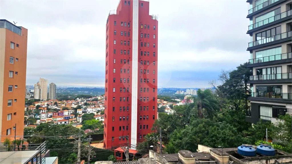 Casa de Vila à venda com 4 quartos, sendo 2 suítes, em Sumarezinho, São Paulo, SP