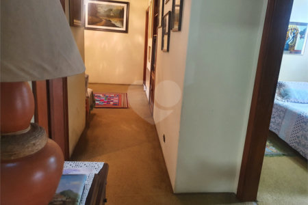Casa à venda com 4 quartos, sendo 1 suíte, em Interlagos, São Paulo, SP
