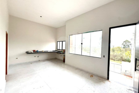 Casa à venda com 3 quartos, sendo 1 suíte,  em Loteamento Vale das Flores, Atibaia, SP