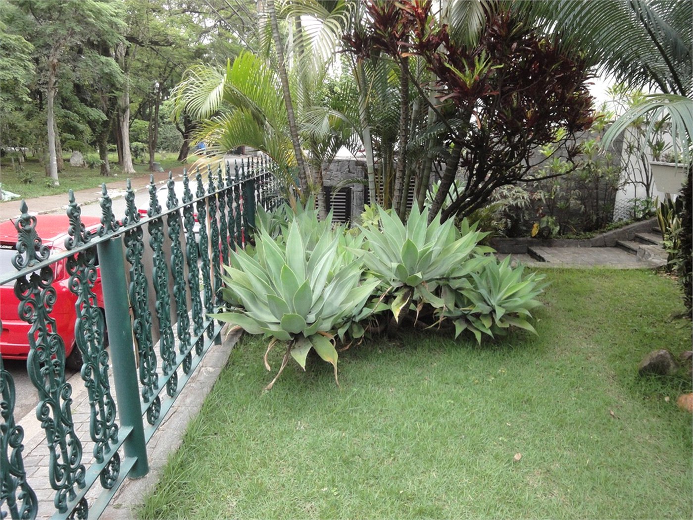 Sobrado à venda com 4 quartos, sendo 3 suítes, em Jardim São Bento, São Paulo, SP