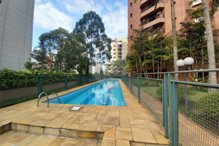 Apartamento à venda com 4 quartos, sendo 3 suítes, em Vila Andrade, São Paulo, SP