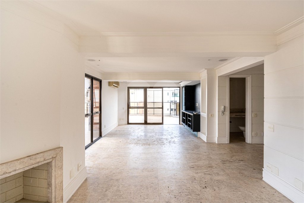 Apartamento à venda com 4 quartos, sendo 3 suítes, em Vila Andrade, São Paulo, SP