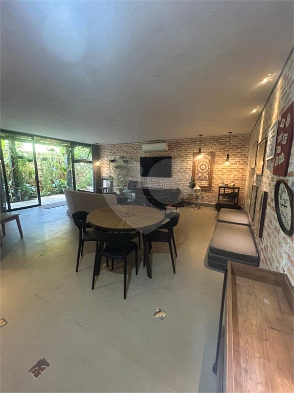 Casa à venda com 3 suítes no condomínio Campo de Toscana, Vinhedo - SP