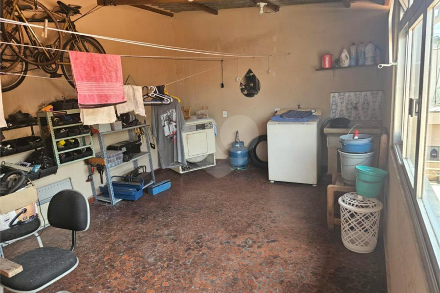Casa Térrea na Vila Formosa de 233m2 com 3 dorms, 1 suíte, 3 banheiros e 4 vagas. Estuda permuta.