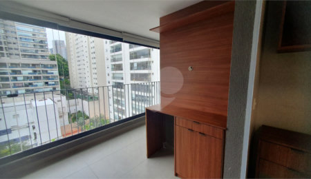 Apartamento à venda com 3 quartos, sendo 1 suíte,  em Pinheiros, São Paulo, SP