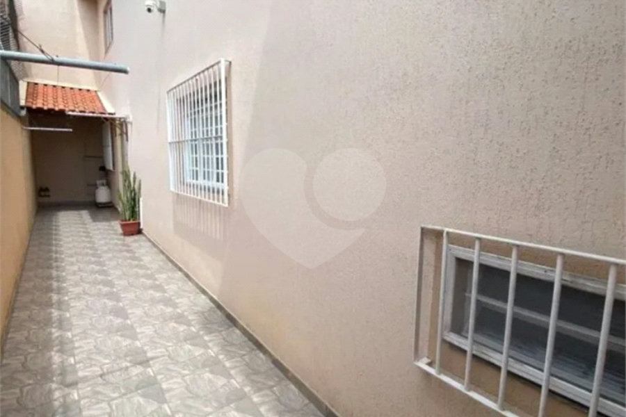 Sobrado com 03 dormitórios e 2 vagas no Jd Líbano