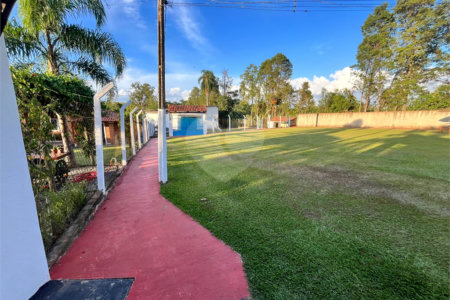 Chácara à venda com 6 quartos, sendo 1 suíte,  em Cercadinho, Alambari, SP