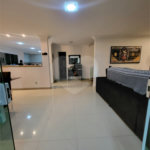 Casa à venda com 4 quartos, sendo 3 suítes, no condomínio Residencial Nelson Pinto, Rio de Janeiro - RJ