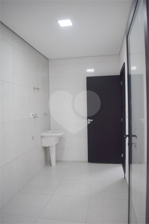 Casa à venda com 4 suítes no condomínio Figueira Garden, Atibaia - SP