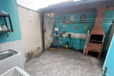 Casa à venda com 2 quartos no condomínio Carvalho Lagares, Poá - SP