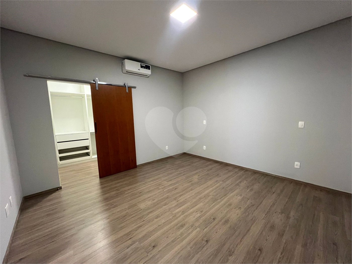 Casa à venda com 3 suítes no condomínio Alphaville Nova Esplanada, Votorantim - SP