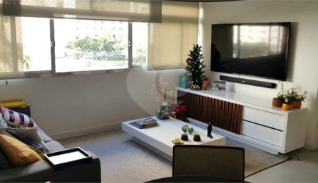 Apartamento à venda com 3 quartos, sendo 1 suíte, em Moema, São Paulo, SP
