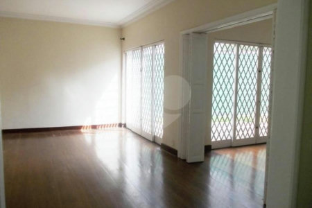 Casa à venda com 3 quartos, sendo 1 suíte, no condomínio Praça Pero Vaz de Caminha,260, São Paulo - SP