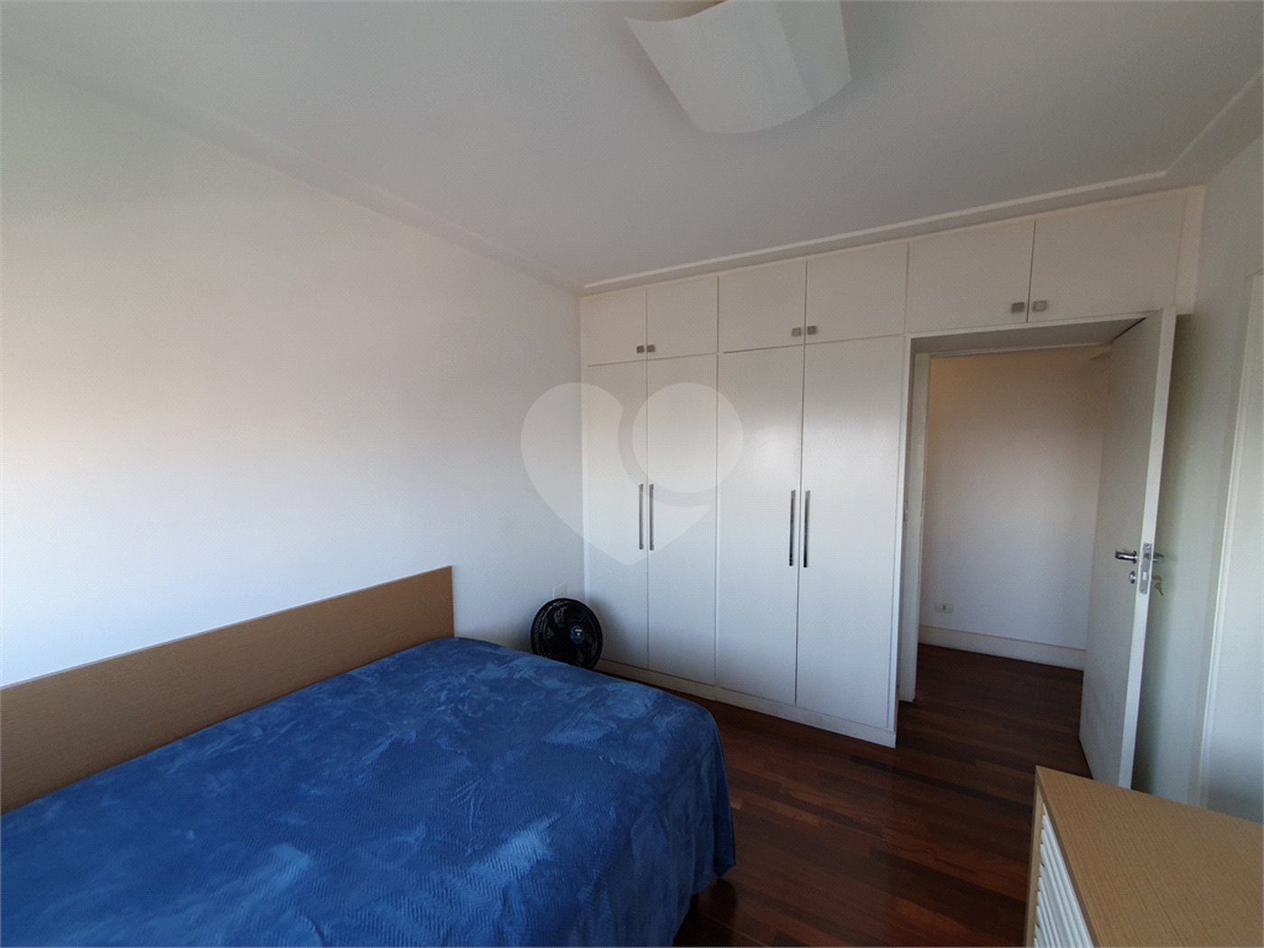 Apartamento à venda com 3 quartos, sendo 2 suítes, em Alto da Boa Vista, São Paulo, SP
