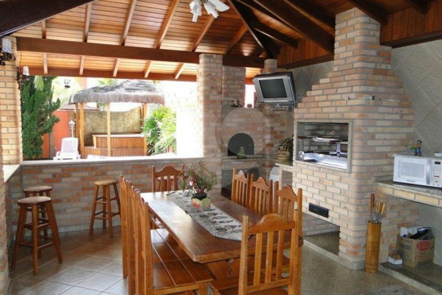 Casa à venda com 4 suítes em Horto Florestal, São Paulo, SP