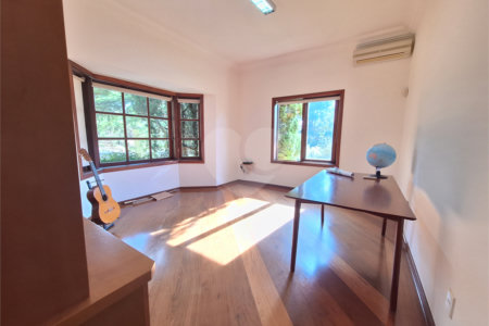 Casa à venda com 3 suítes no condomínio Chácaras do Lago, Vinhedo - SP