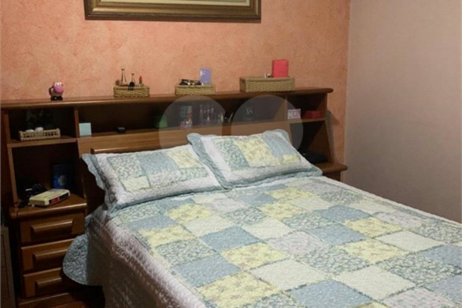 Sobrado à venda com 3 quartos, sendo 1 suíte,  em Vila Sabrina, São Paulo, SP