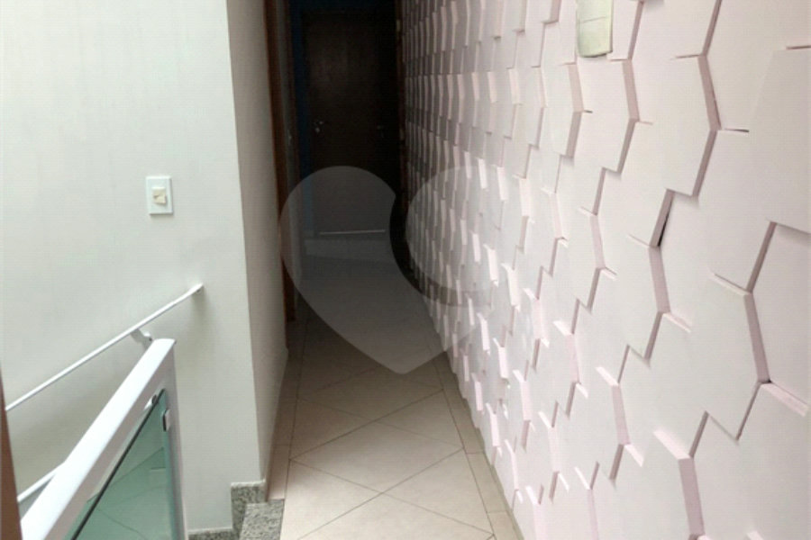 Sobrado à venda com 3 quartos, sendo 1 suíte, em Vila Tibiriçá, Santo André, SP