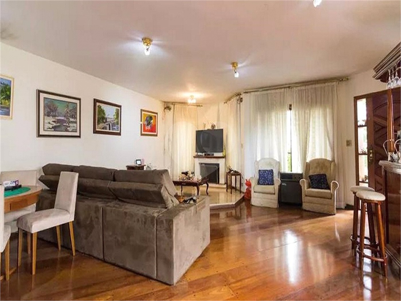 Sobrado à venda ou para alugar com 4 suítes em Vila Paulicéia, São Paulo, SP