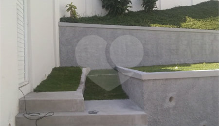 Casa à venda com 4 quartos, sendo 2 suítes,  no condomínio Residencial Green Ville, Rio de Janeiro - RJ