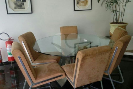 Apartamento à venda com 3 quartos, sendo 1 suíte,  em Campo Belo, São Paulo, SP