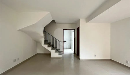 Casa à venda com 2 suítes no condomínio Residencial DI Luca, São Paulo - SP