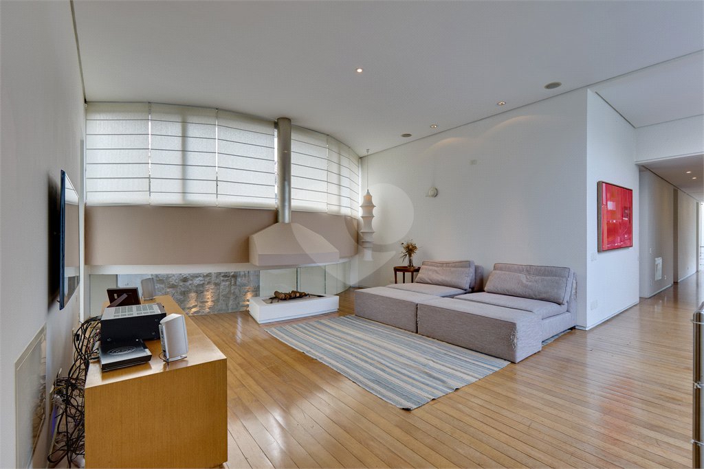 Casa à venda com 5 suítes em Alto da Boa Vista, São Paulo, SP