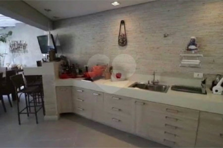 Casa à venda com 5 suítes no condomínio Parque Arco Iris, Atibaia - SP
