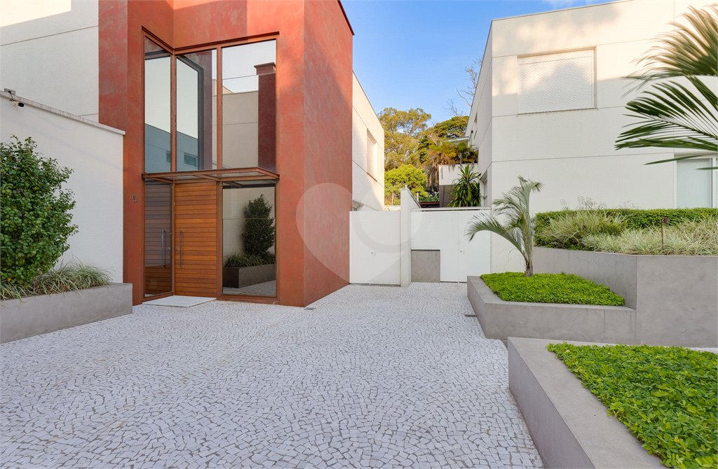 Casa à venda com 4 suítes no condomínio Porto Fino, São Paulo - SP