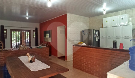 Chácara à venda com 3 quartos, sendo 1 suíte,  em Vale das Flores (canguera), São Roque, SP