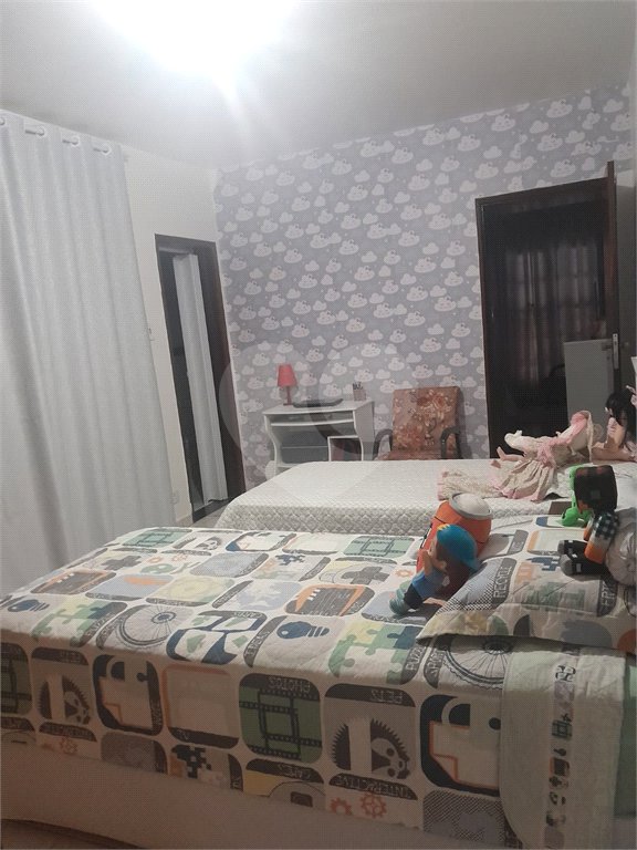 Sobrado à venda com 3 suítes em Itaim Paulista, São Paulo, SP