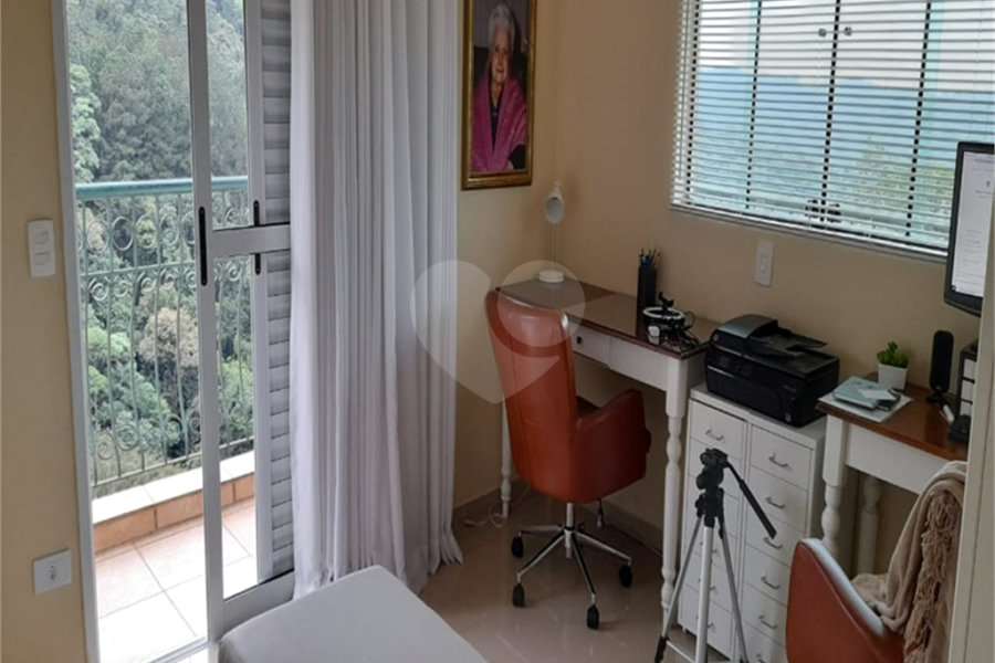 Casa à venda com 5 quartos, sendo 3 suítes,  no condomínio Alpes da Cantareira, Mairiporã - SP
