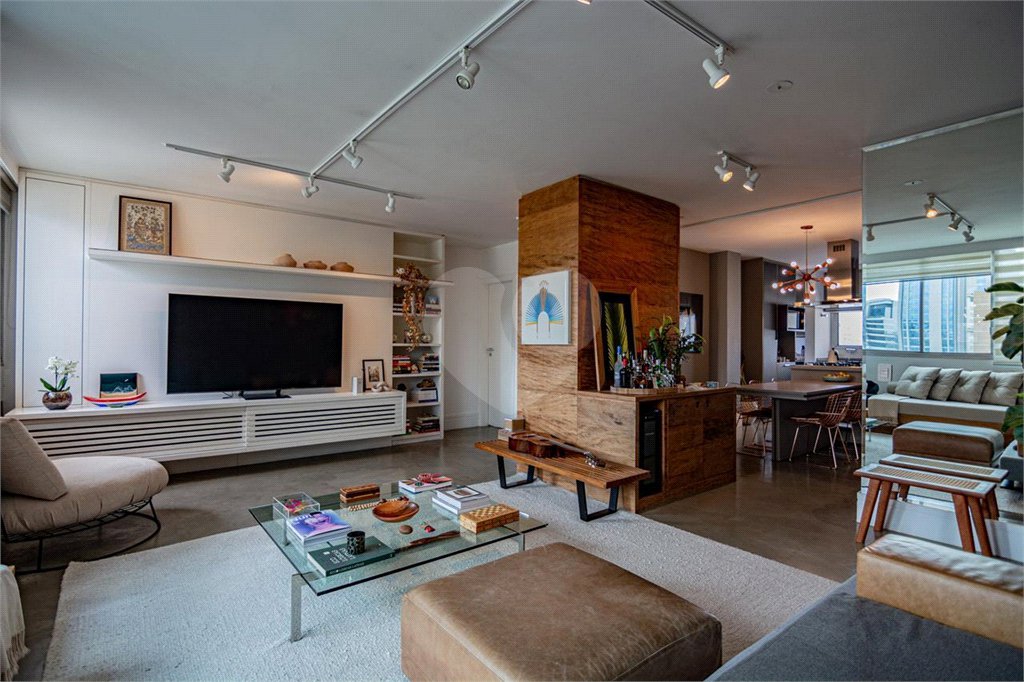 Apartamento à venda com 2 suítes em Jardim Europa, São Paulo, SP