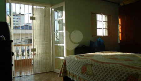 Casa à venda com 4 quartos no condomínio Travessa Catarina Vazem,21, São Paulo - SP