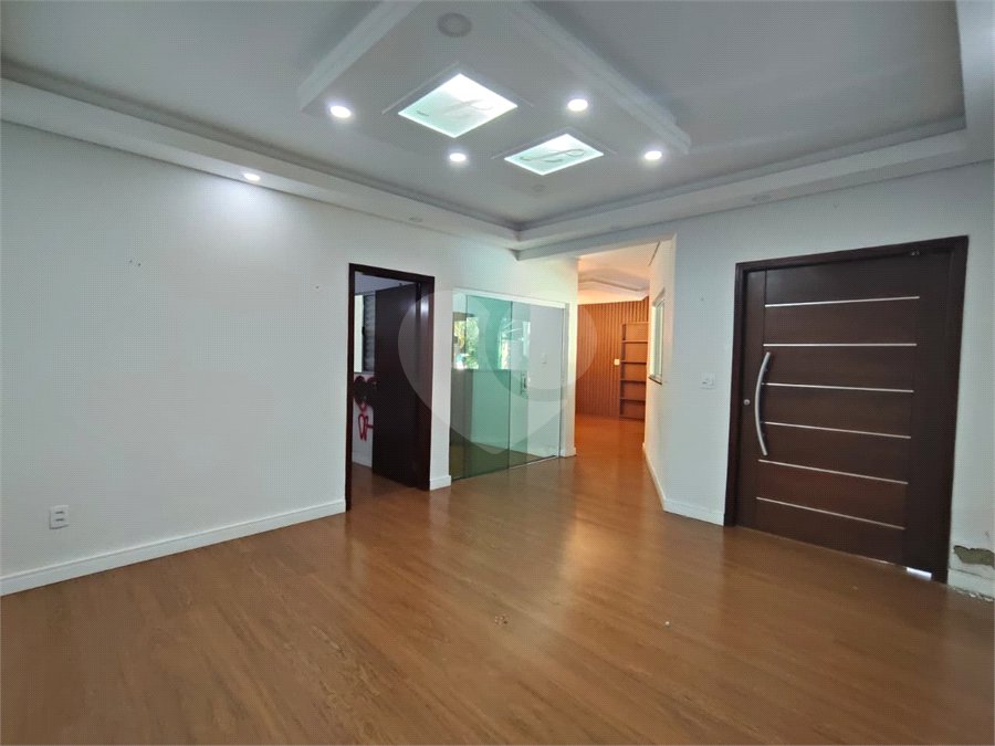 Casa Térrea à venda com 4 quartos, sendo 1 suíte, em Vila Mazzei, Itapetininga, SP