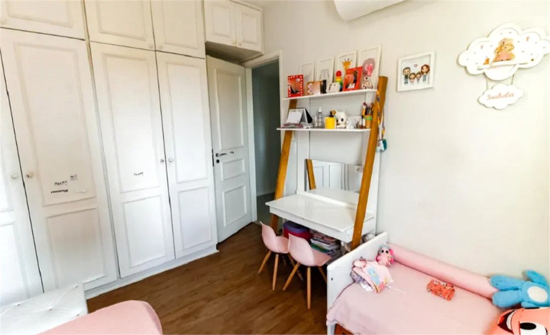 Apartamento à venda com 3 quartos, sendo 1 suíte,  em Vila Andrade, São Paulo, SP