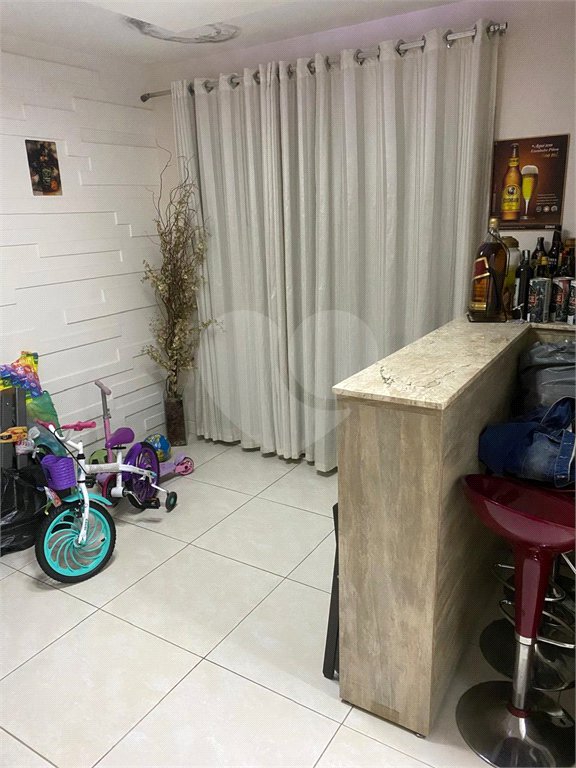 Casa à venda com 3 quartos, sendo 1 suíte,  no condomínio Vida Verde 1, Suzano - SP
