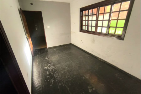Casa à venda com 3 quartos em Jardim das Esmeraldas, São Paulo, SP
